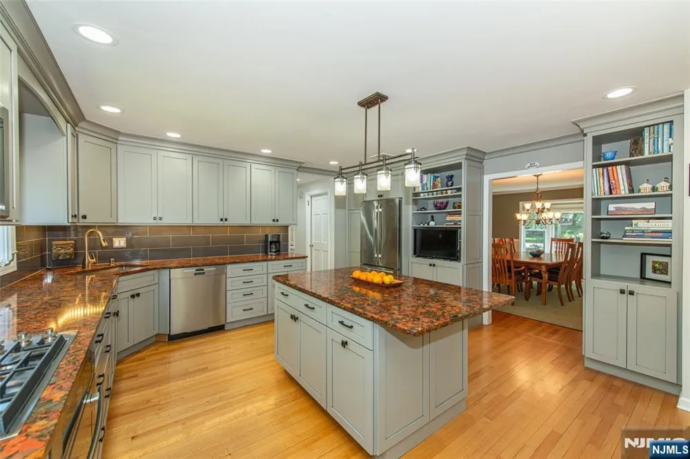 10 Weiss Drive Montville Township, NJ 07082