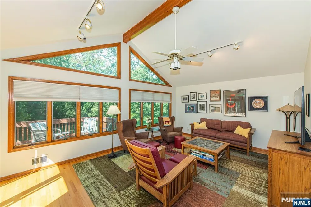 10 Weiss Drive Montville Township, NJ 07082