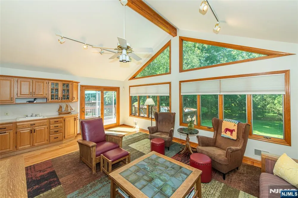 10 Weiss Drive Montville Township, NJ 07082