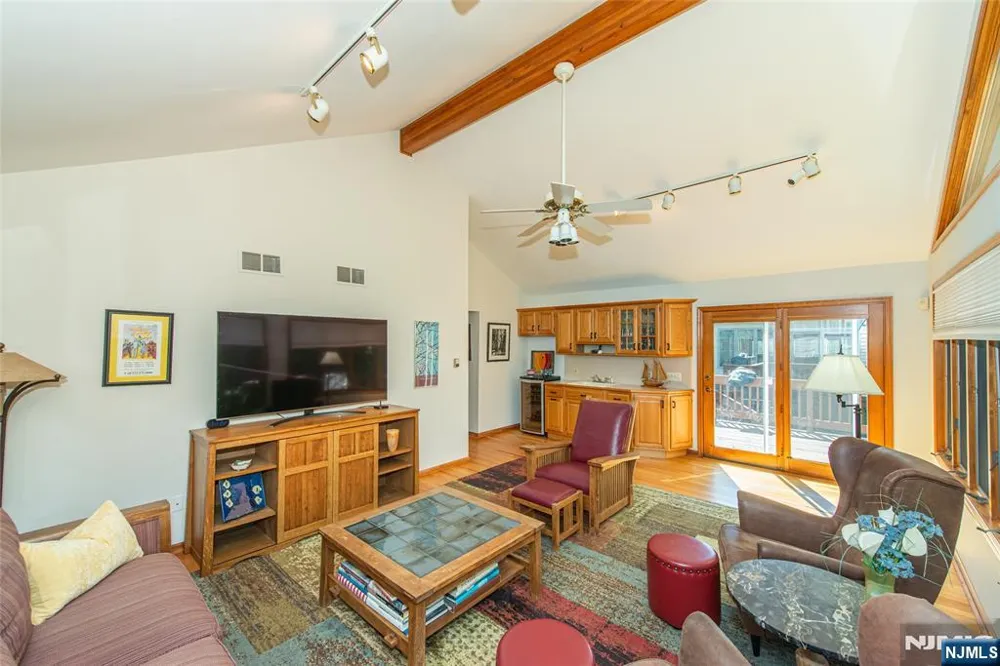 10 Weiss Drive Montville Township, NJ 07082