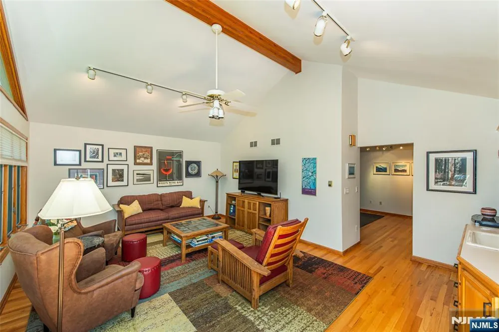 10 Weiss Drive Montville Township, NJ 07082