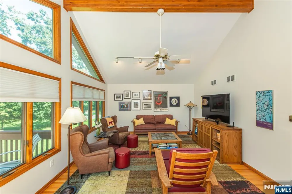 10 Weiss Drive Montville Township, NJ 07082