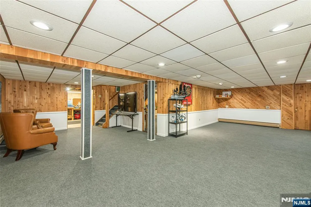 10 Weiss Drive Montville Township, NJ 07082