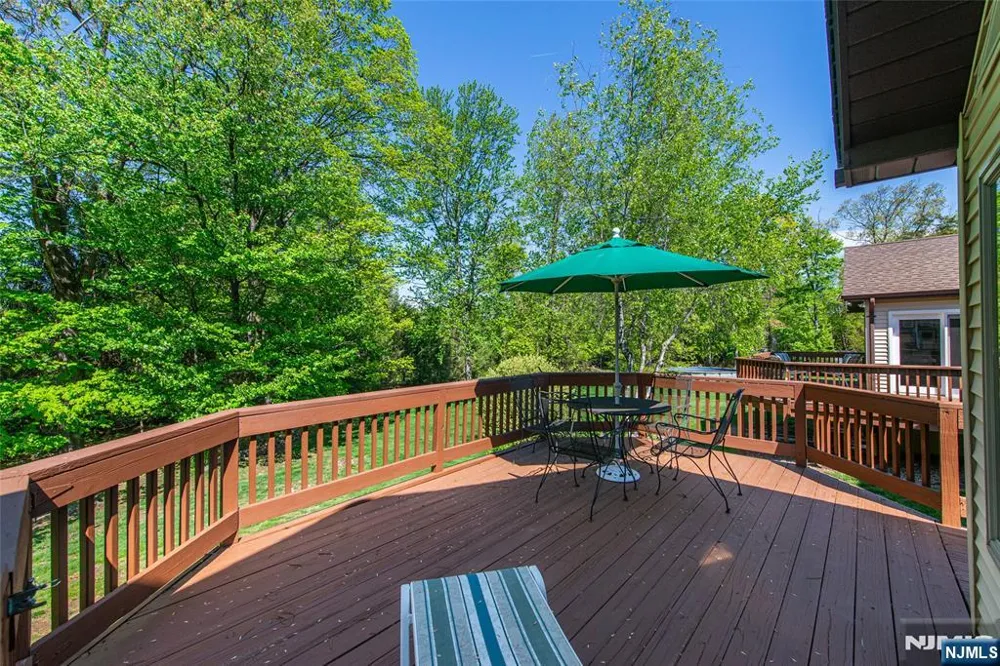 10 Weiss Drive Montville Township, NJ 07082