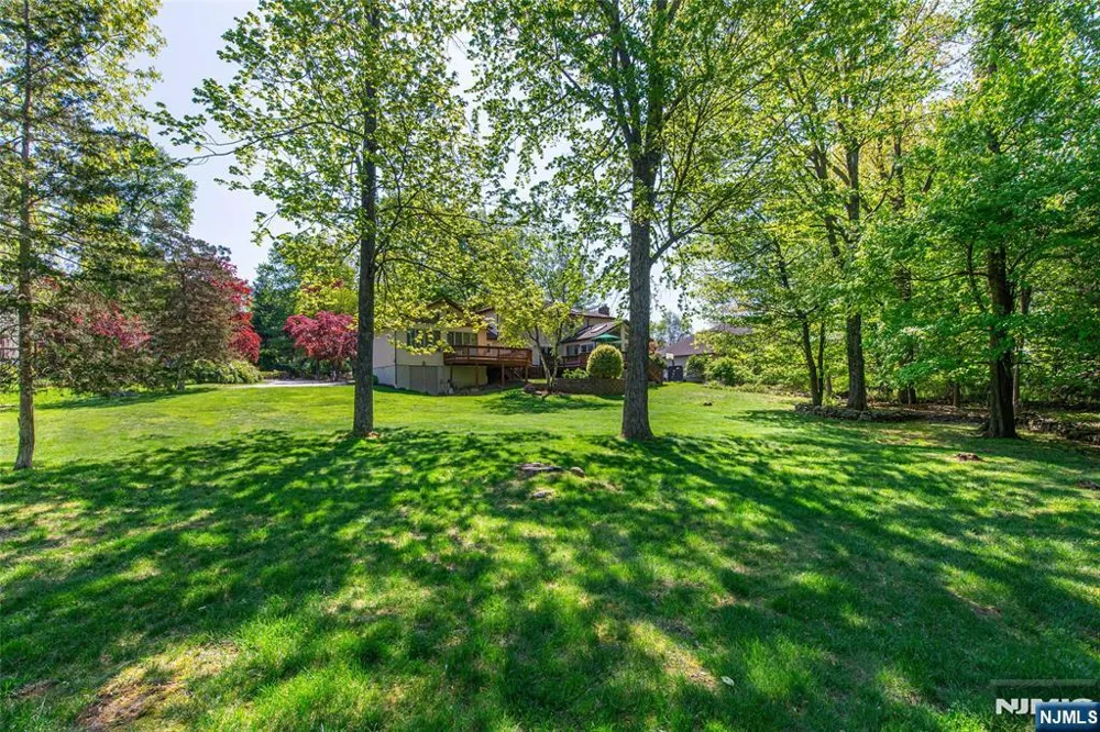 10 Weiss Drive Montville Township, NJ 07082