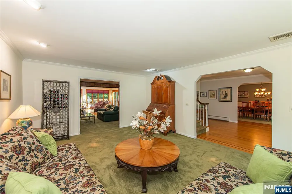 10 Weiss Drive Montville Township, NJ 07082