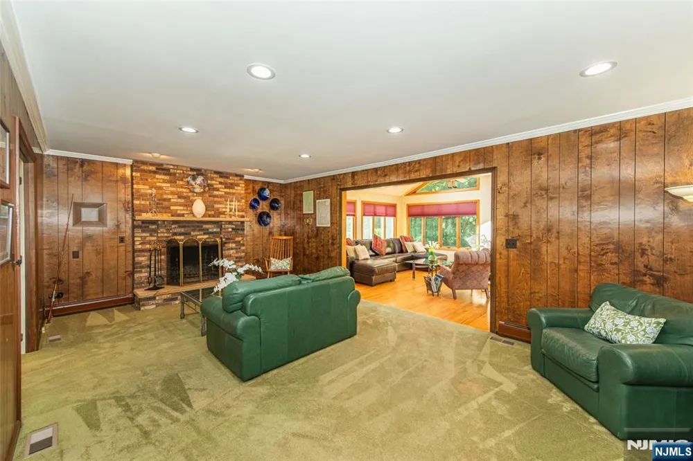 10 Weiss Drive Montville Township, NJ 07082
