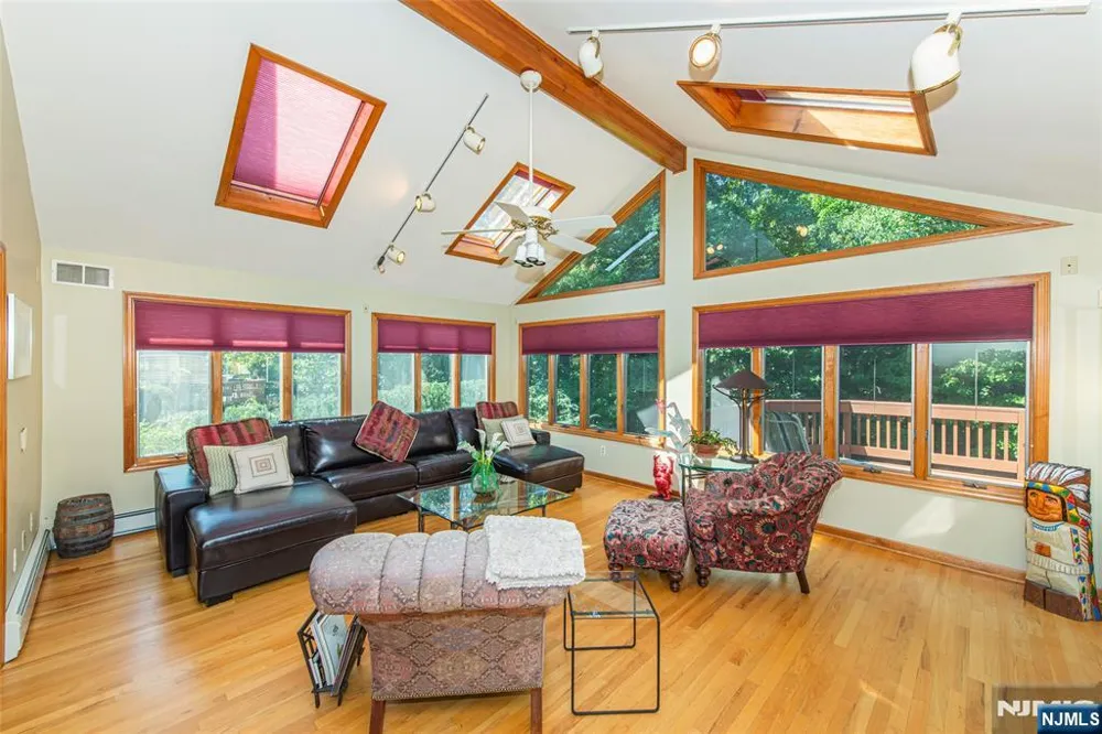 10 Weiss Drive Montville Township, NJ 07082