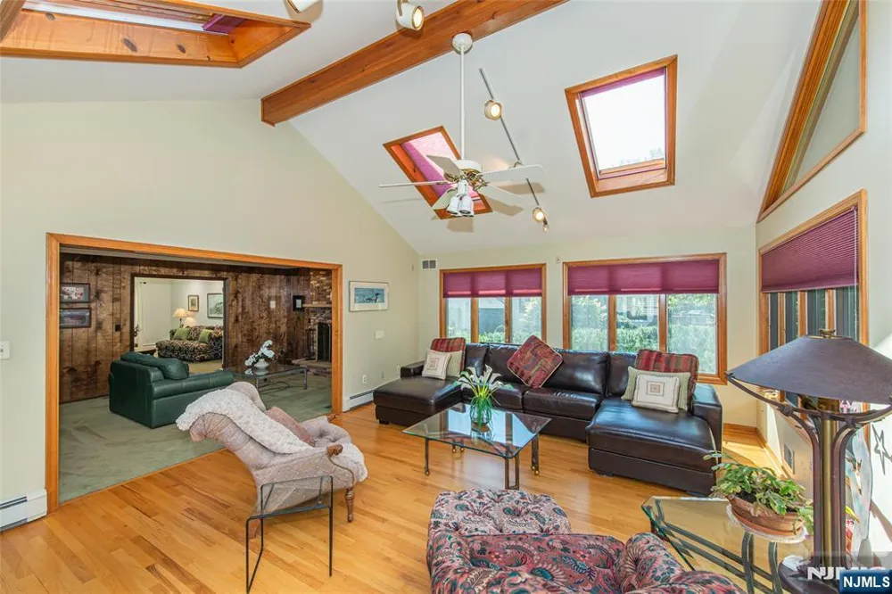 10 Weiss Drive Montville Township, NJ 07082