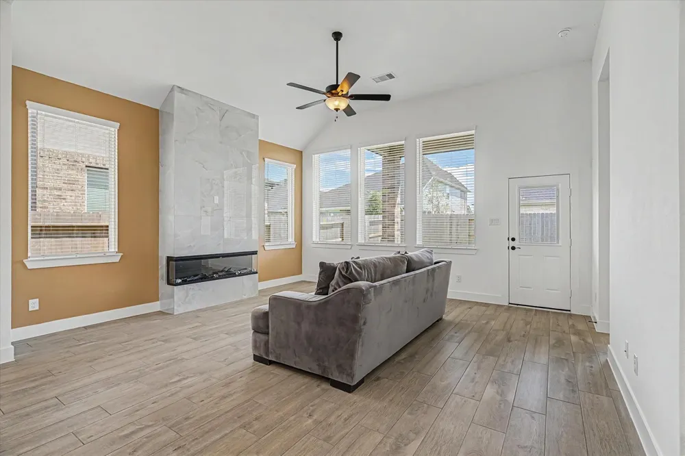 3851 Mulberry Farms Drive Santa Fe, TX 77510