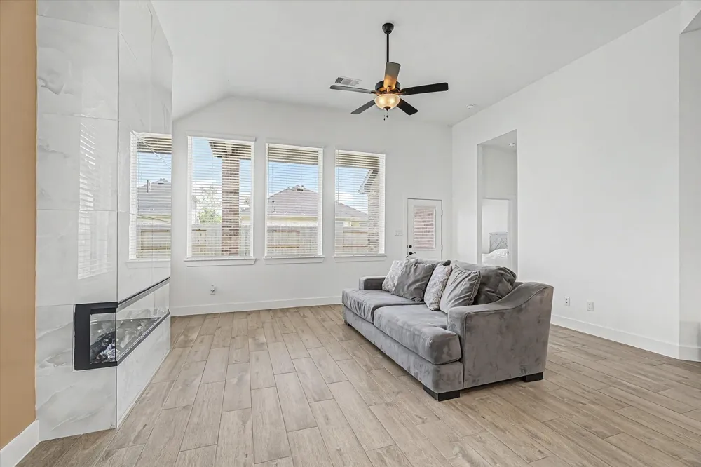 3851 Mulberry Farms Drive Santa Fe, TX 77510