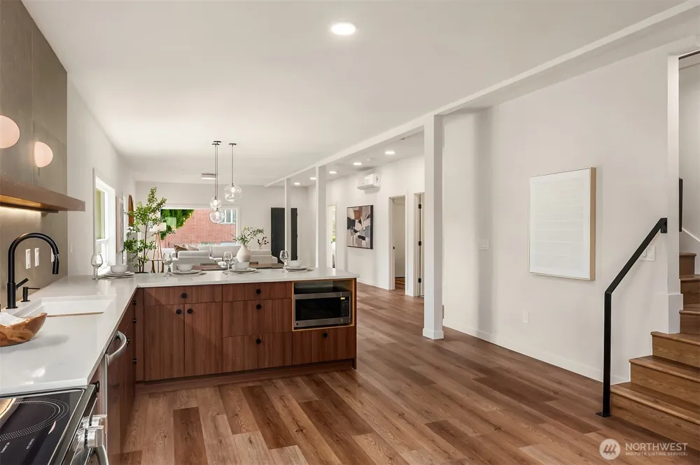150 24th Avenue Seattle, WA 98112