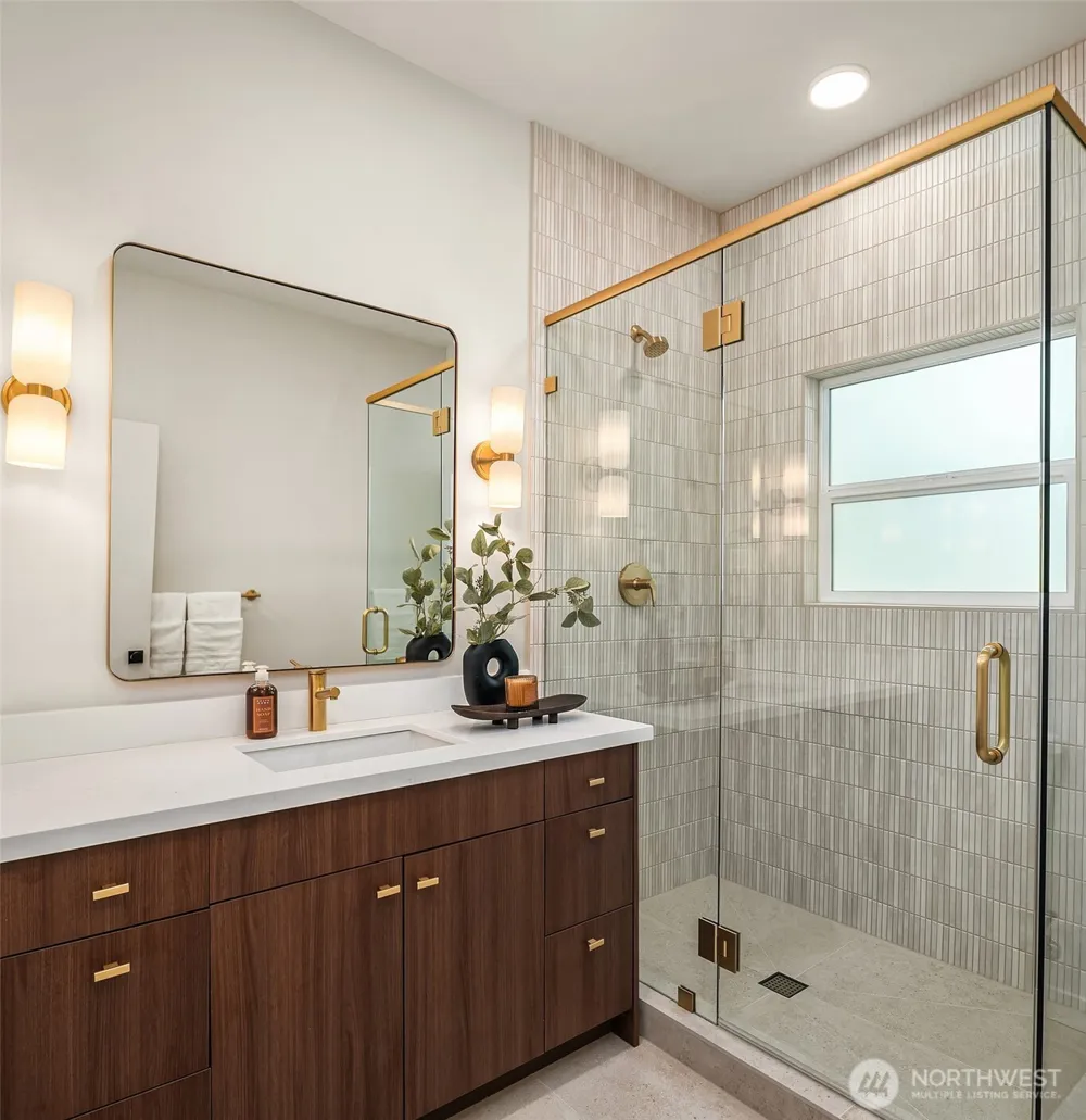 150 24th Avenue Seattle, WA 98112
