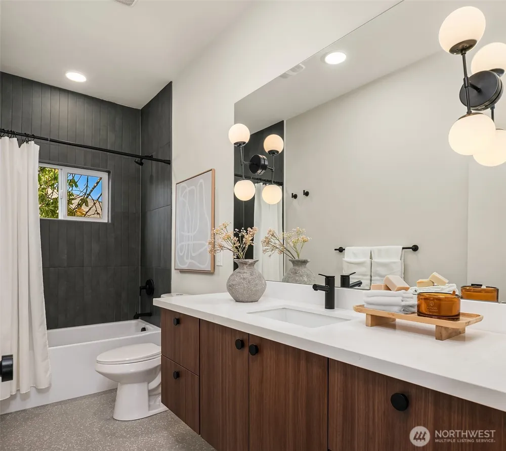 150 24th Avenue Seattle, WA 98112