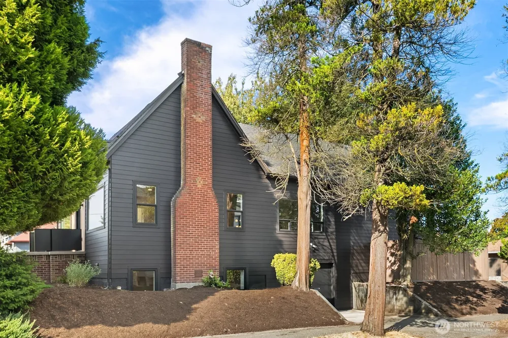 150 24th Avenue Seattle, WA 98112