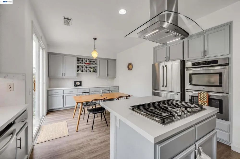 15632 Baypoint Ave San Leandro, CA 94579
