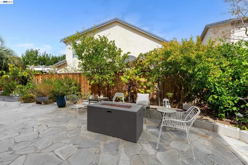 15632 Baypoint Ave San Leandro, CA 94579