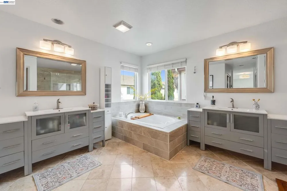 15632 Baypoint Ave San Leandro, CA 94579