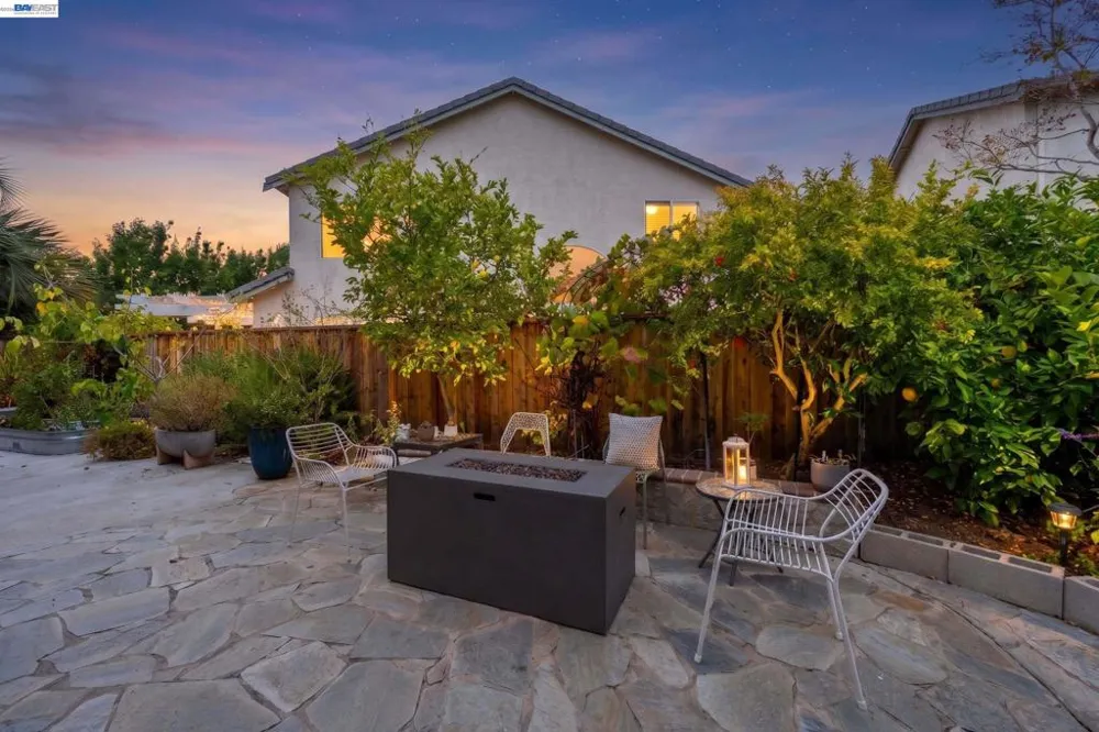 15632 Baypoint Ave San Leandro, CA 94579