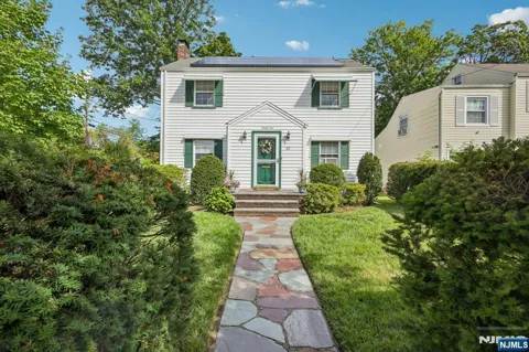 42 Fairmount Avenue