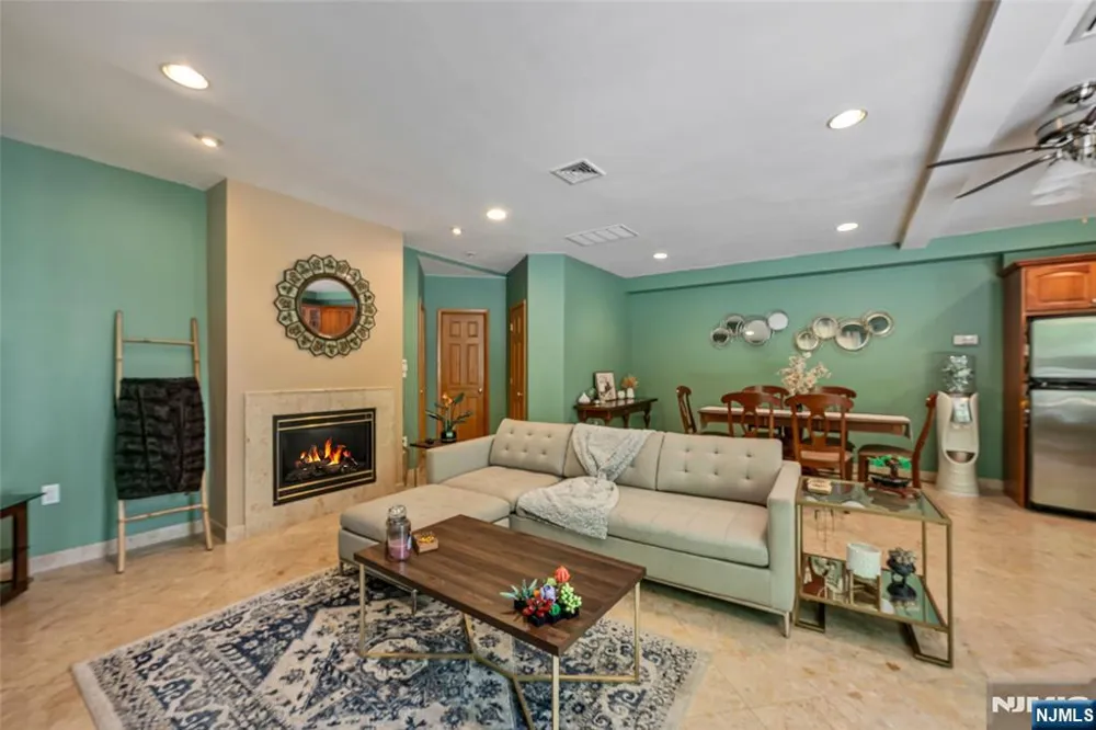 300 Lake Shore Drive Haworth, NJ 07641