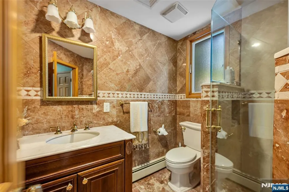 300 Lake Shore Drive Haworth, NJ 07641