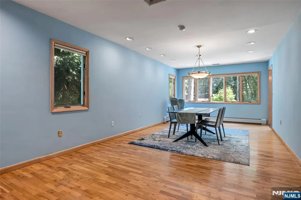300 Lake Shore Drive Haworth, NJ 07641