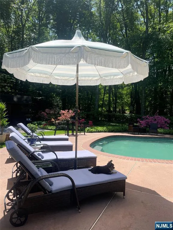 300 Lake Shore Drive Haworth, NJ 07641