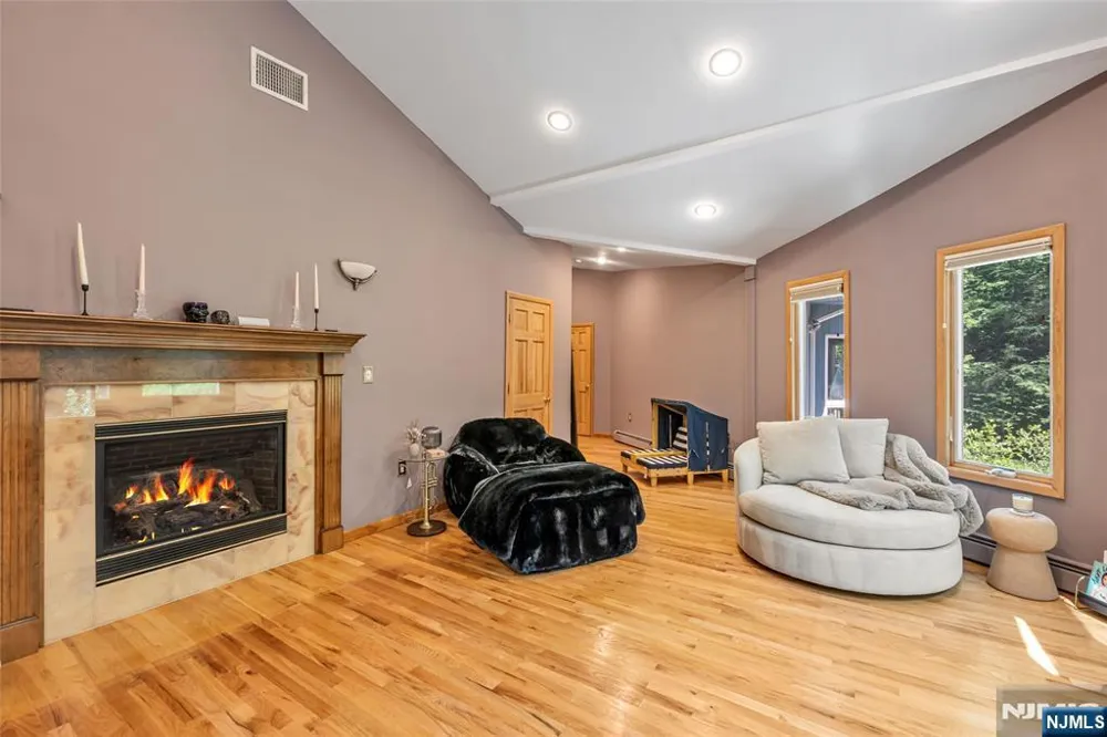 300 Lake Shore Drive Haworth, NJ 07641