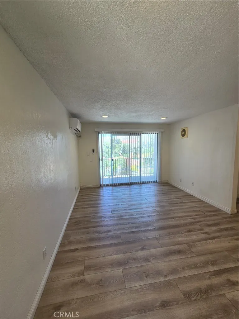 4573 main Riverside, CA 92501