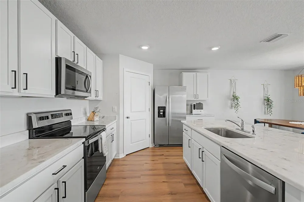 3733 112TH STREET E Palmetto, FL 34221