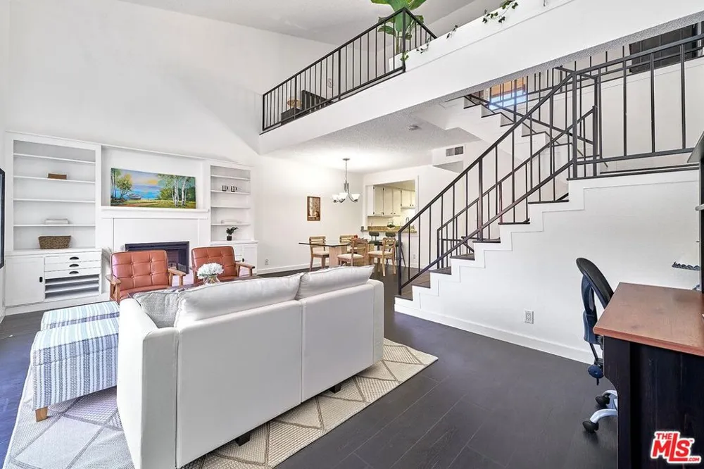 200 S La Fayette Park Place #2 Los Angeles, CA 90057