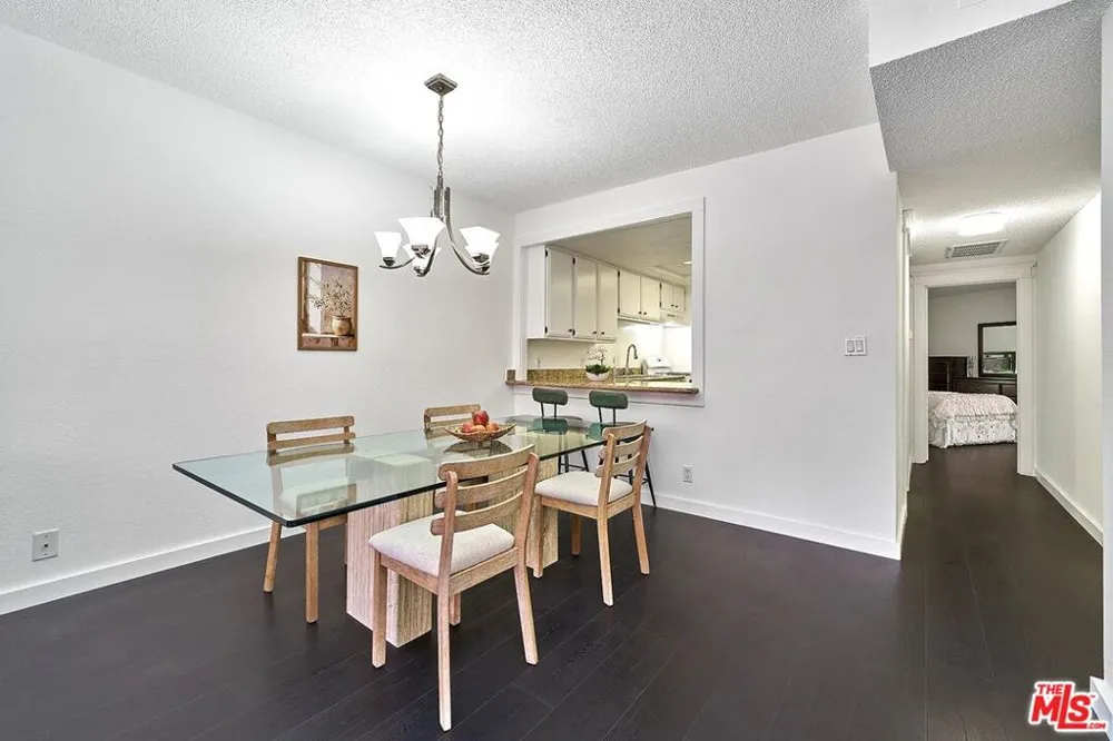 200 S La Fayette Park Place #2 Los Angeles, CA 90057