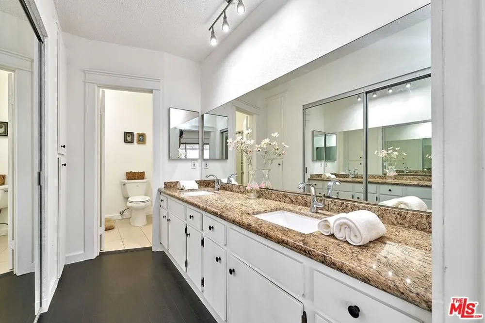 200 S La Fayette Park Place #2 Los Angeles, CA 90057