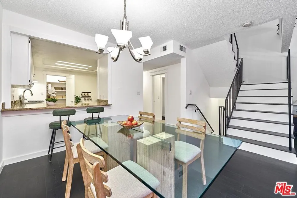 200 S La Fayette Park Place #2 Los Angeles, CA 90057
