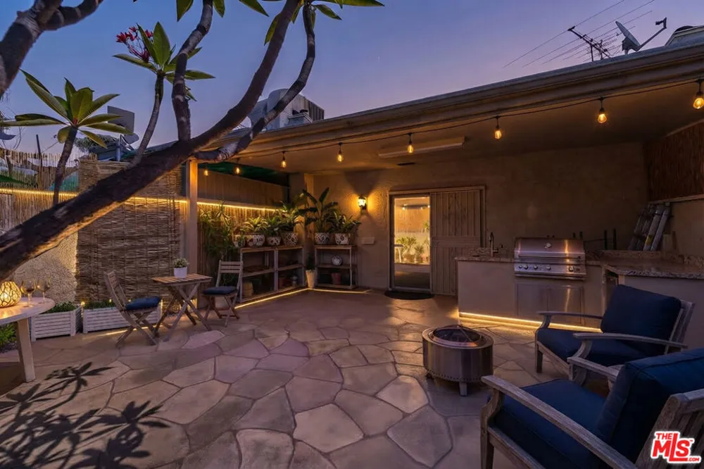 200 S La Fayette Park Place #2 Los Angeles, CA 90057