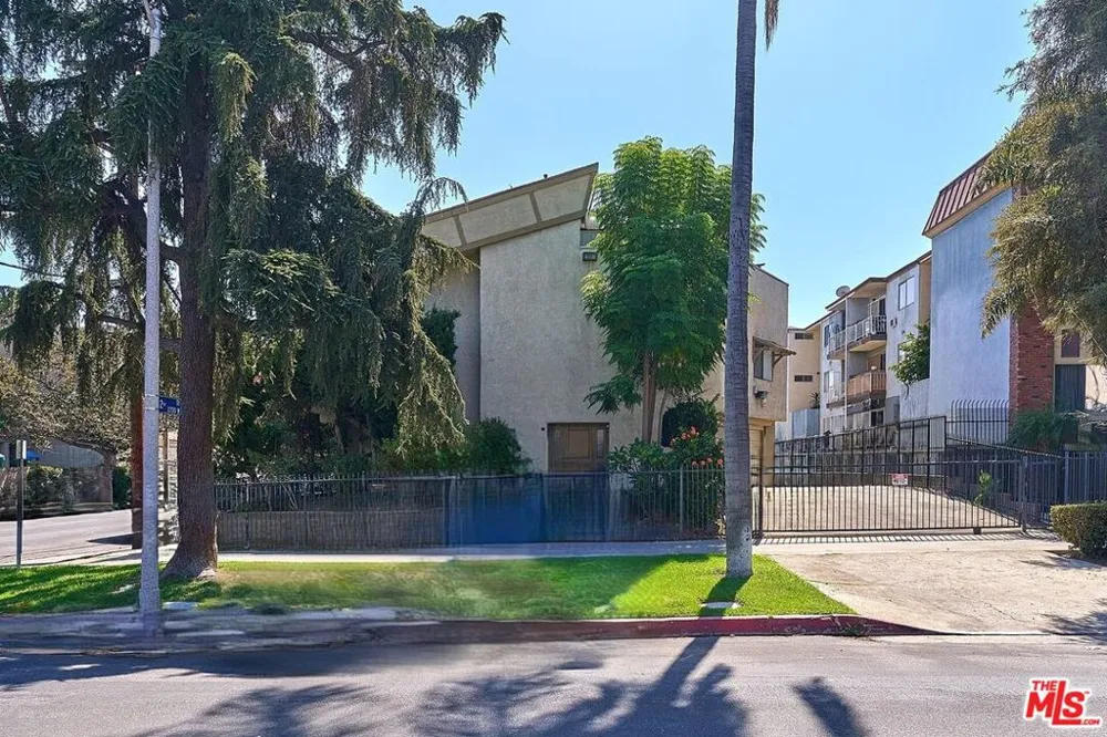200 S La Fayette Park Place #2 Los Angeles, CA 90057