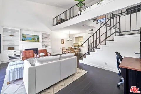 200 S La Fayette Park Place #2