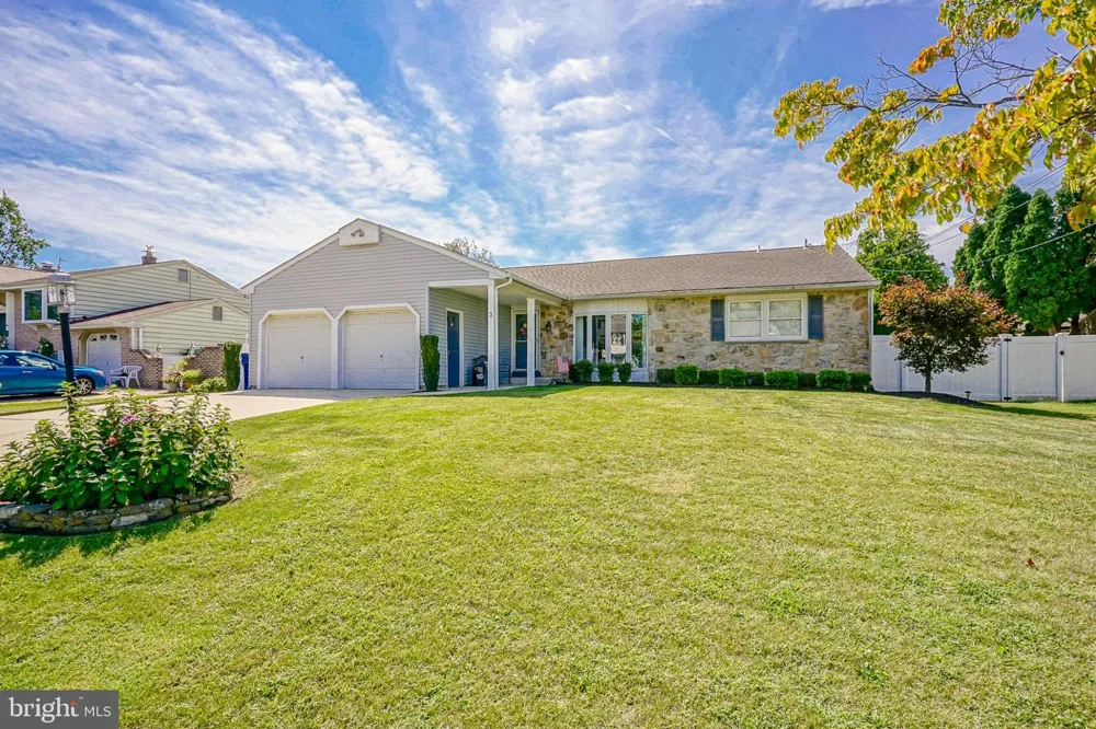 3 PEBBLE LANE Cherry Hill, NJ 08002