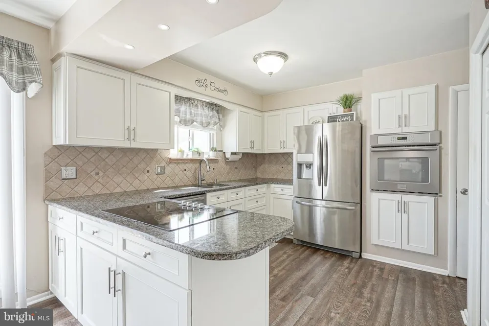 3 PEBBLE LANE Cherry Hill, NJ 08002