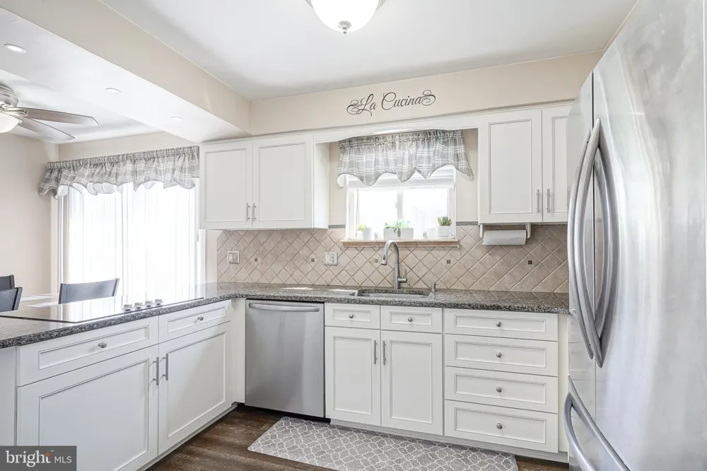 3 PEBBLE LANE Cherry Hill, NJ 08002