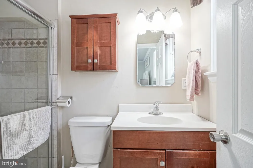 3 PEBBLE LANE Cherry Hill, NJ 08002