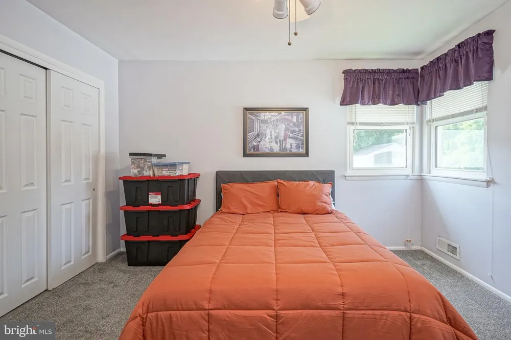 3 PEBBLE LANE Cherry Hill, NJ 08002