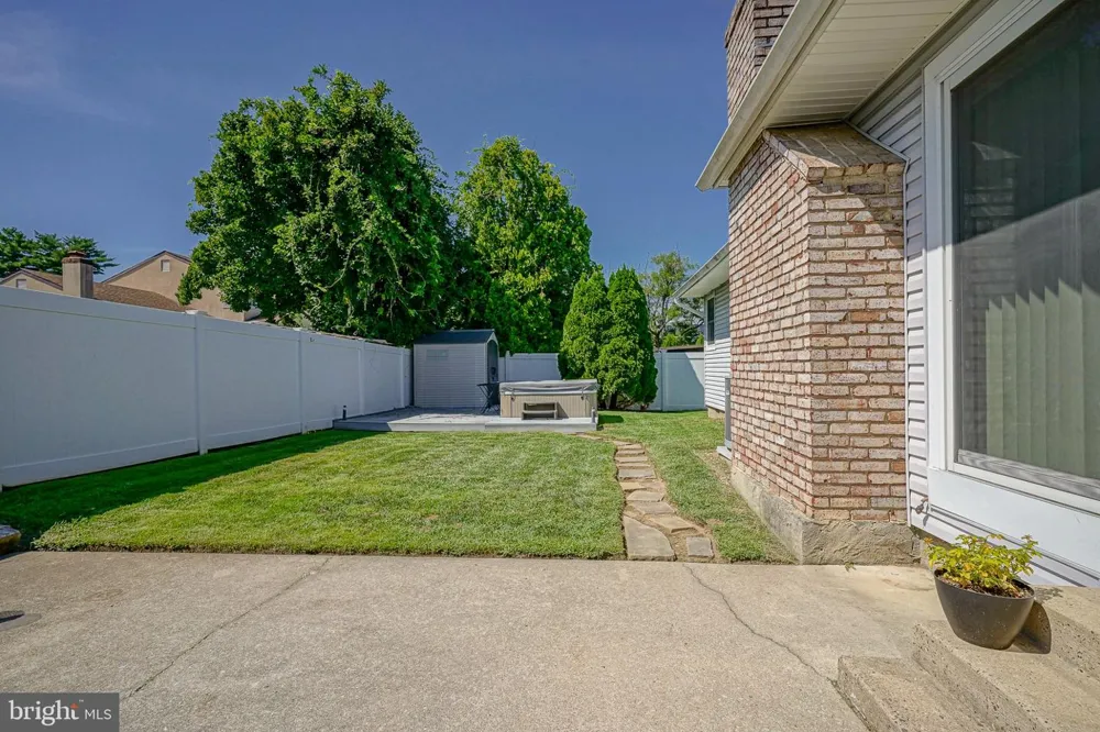 3 PEBBLE LANE Cherry Hill, NJ 08002