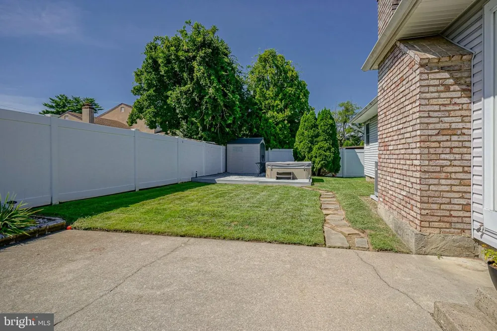 3 PEBBLE LANE Cherry Hill, NJ 08002