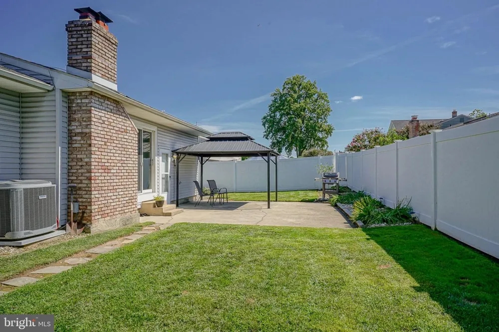3 PEBBLE LANE Cherry Hill, NJ 08002