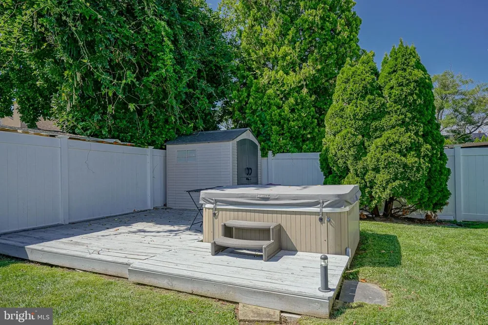 3 PEBBLE LANE Cherry Hill, NJ 08002