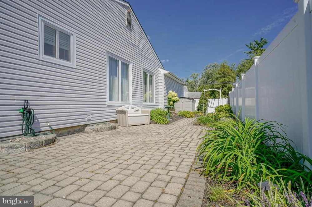 3 PEBBLE LANE Cherry Hill, NJ 08002