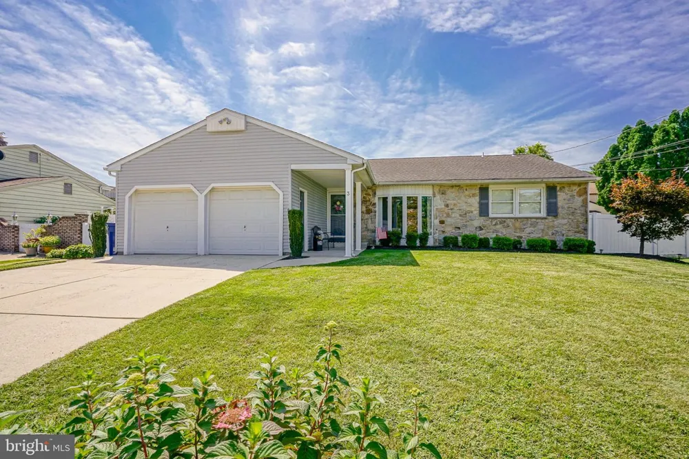 3 PEBBLE LANE Cherry Hill, NJ 08002