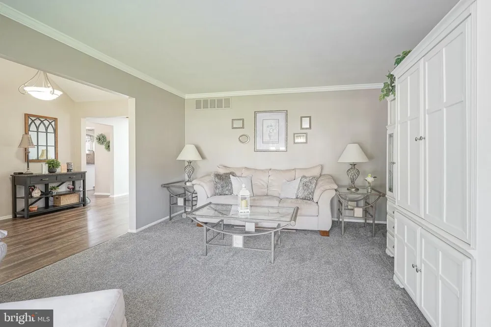 3 PEBBLE LANE Cherry Hill, NJ 08002